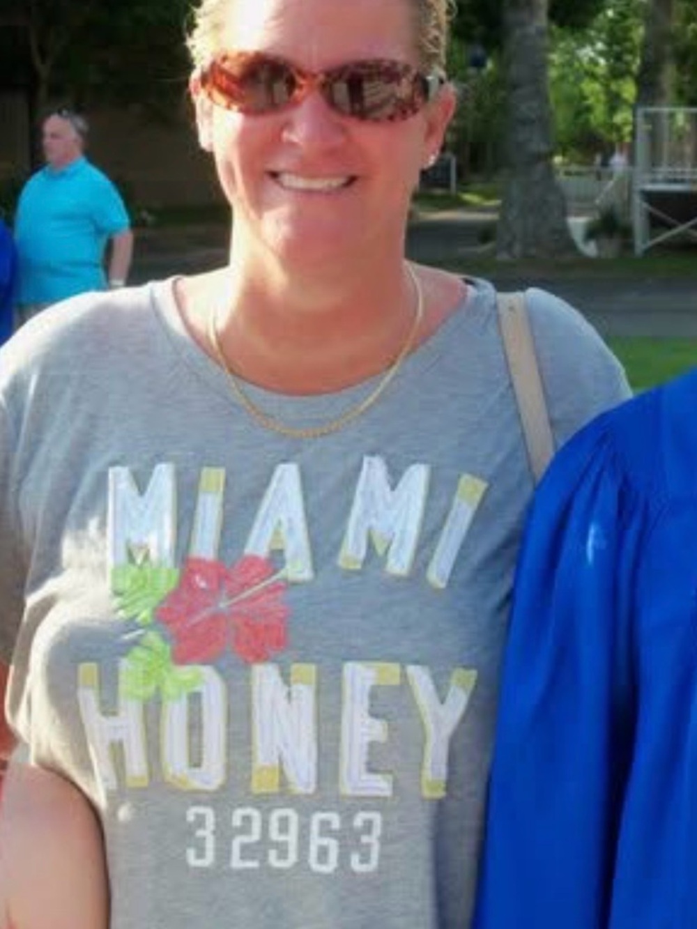 Gray 'MIAMI HONEY' Graphic Tee with Hibiscus